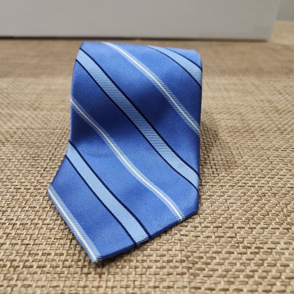JOS. A. BANK Signature Collection Mens 100% Silk Necktie STRIPED Blue/White EUC